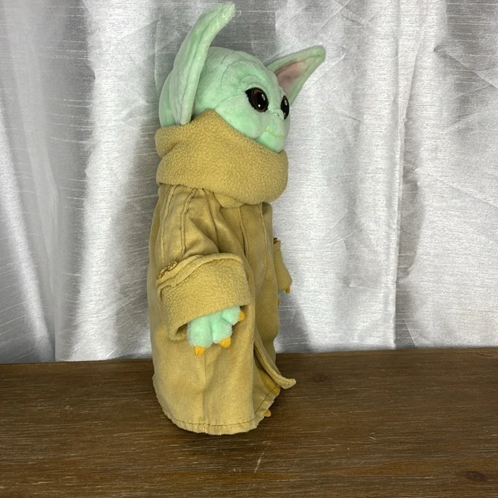 Disney mandalorian child